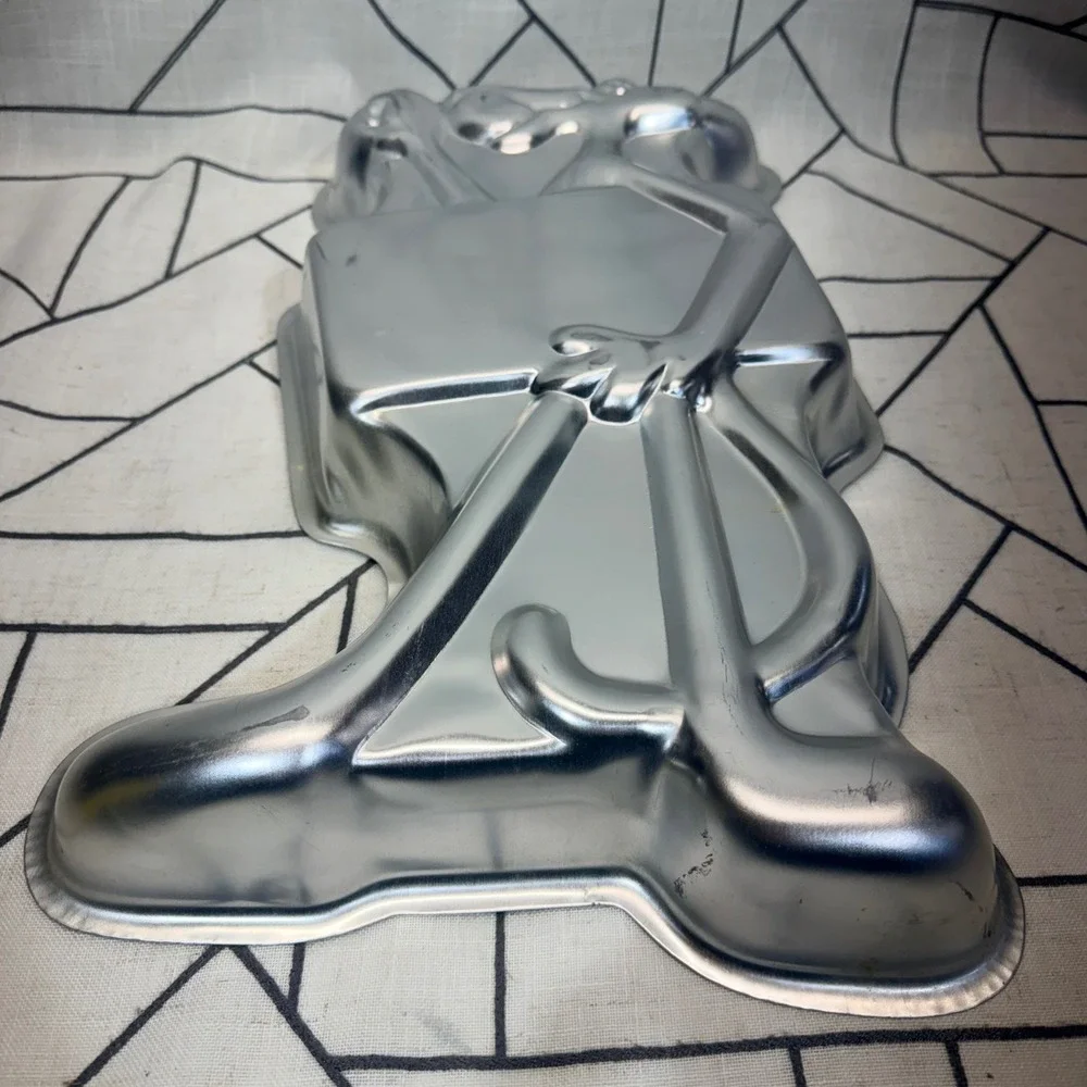 Wilton Pink Panther Cake Pan 17.5